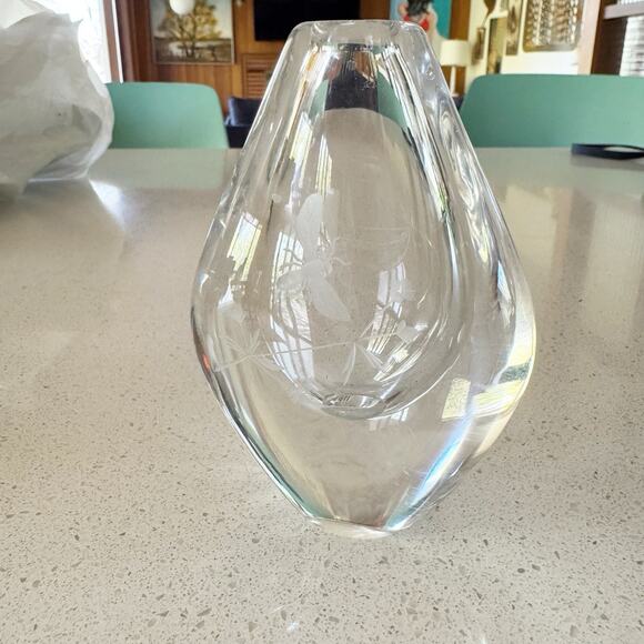Vintage Orrefors Crystal Tear Drop Vase Bee And Flower 5 Inches - Picture 1 of 7